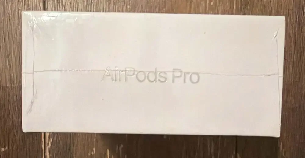 Apple AirPods Pro (2nd generation) with MagSafe Charging Case (USB-C)